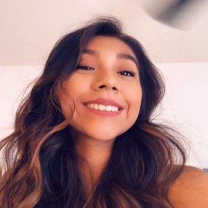 Meet your Posher, Itzel ruby